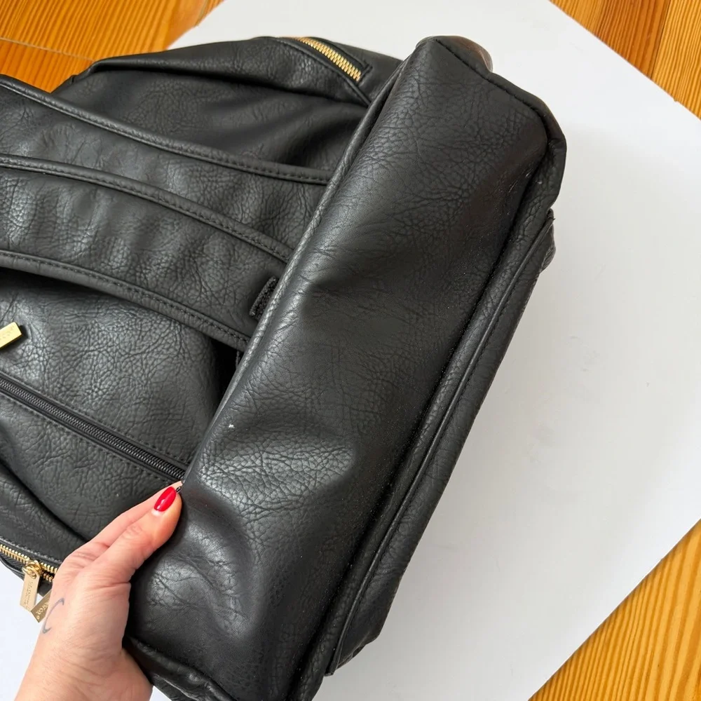 THE HONEST COMPANY > Vegan Leather City Backpack